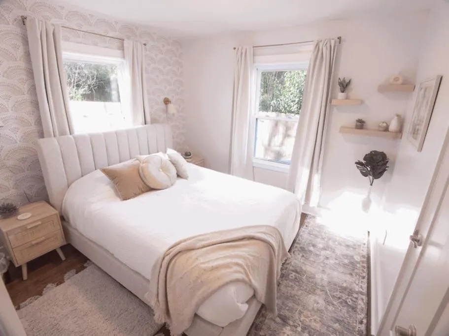 Vibrant Home 7 Mins From Uptown, King & Queen Bed - Queen City Oasis 夏洛特